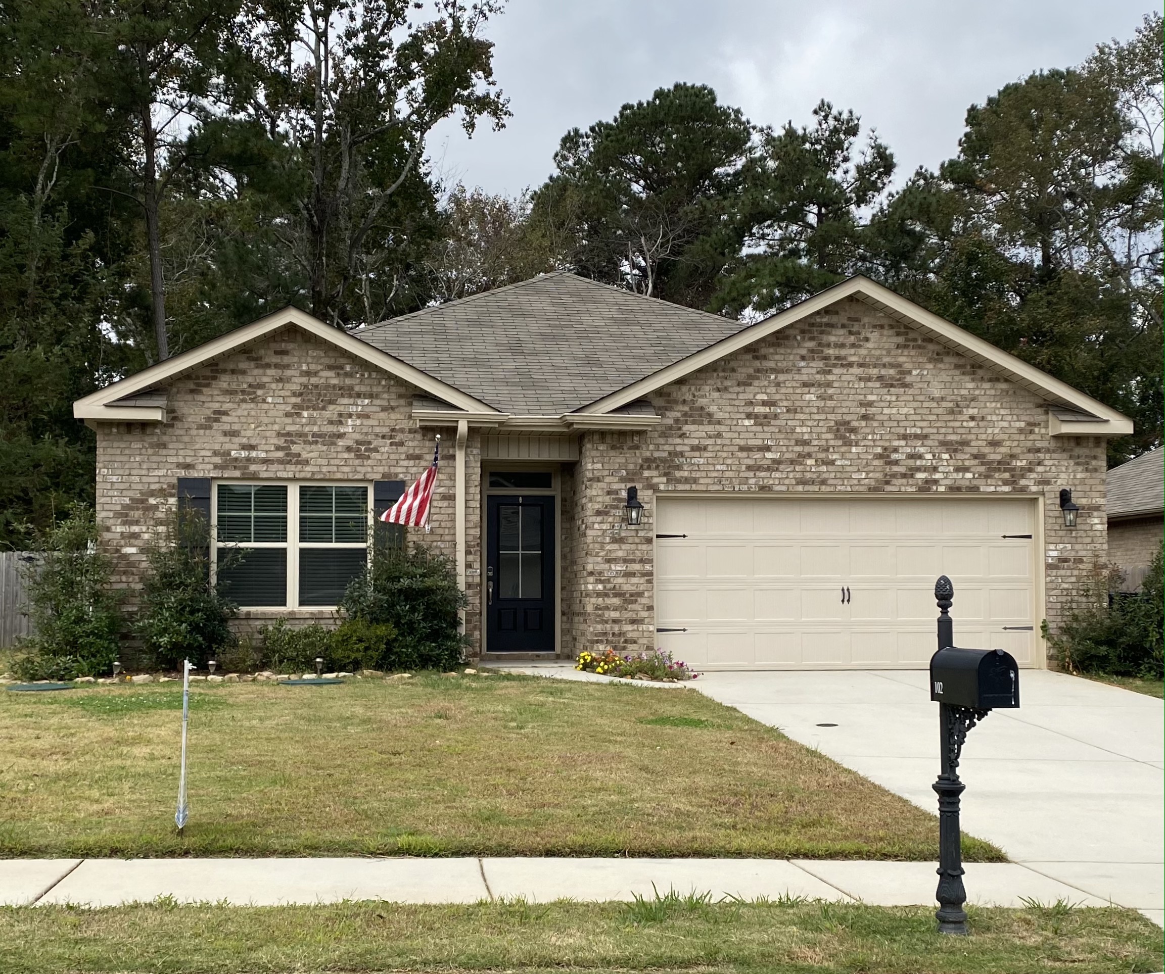 102 Oak Path Lane