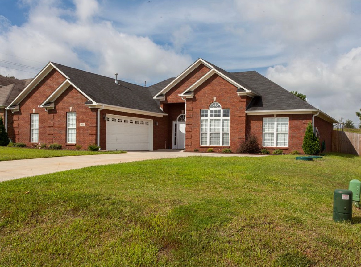 104 Appleberry Lane
